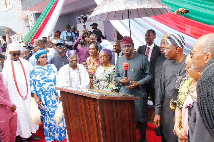 Lagos State Governor, Mr. Babajide Olushola Sanwo-Olu, on Friday, officially commissioned the newly constructed students' hostel at the Lagos State College of Nursing (LASCON), Igando. 