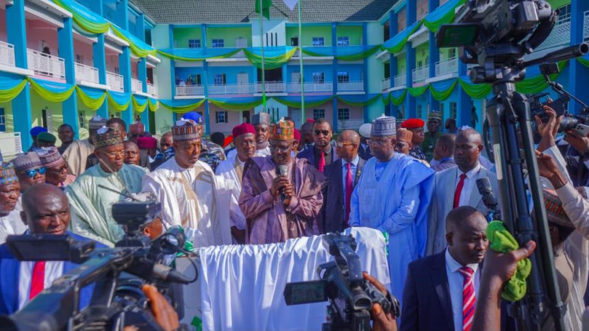 Borno State Governor Babagana Umara Zulum has commissioned a flyover bridge, the 2.5 km Budum Junction via Kasuwan Shanu to NIETAL shoe factory express road project with a 5 km drainage network and two mega schools in Maiduguri, the state capital.